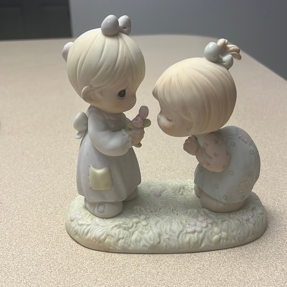 Vintage Precious Moments “Good Friends Are Forever” Figurine. 1989. Aeneas o.